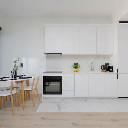 Towarowa Towers With Free Gym Access And Balcony By Renters Apartman