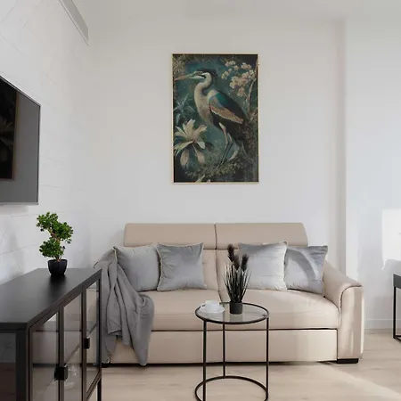 Towarowa Towers With Free Gym Access And Balcony By Renters Varsó