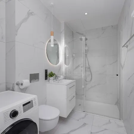 Apartman Towarowa Towers With Free Gym Access And Balcony By Renters