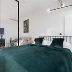 Apartment Towarowa Towers With Free Gym Access And Balcony By Renters *
