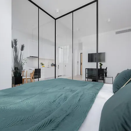 Appartement Towarowa Towers With Free Gym Access And Balcony By Renters