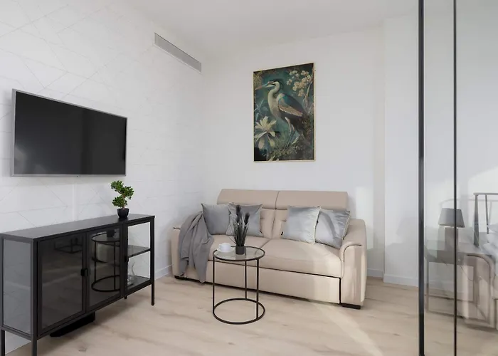 Apartment Towarowa Towers With Free Gym Access And Balcony By Renters